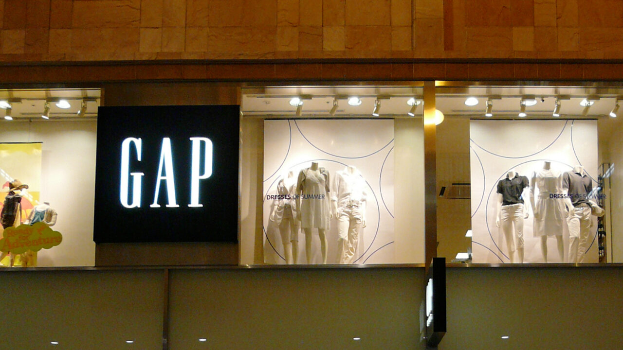 Gap pidió opinión sobre su logotipo cuando ya lo había publicado
